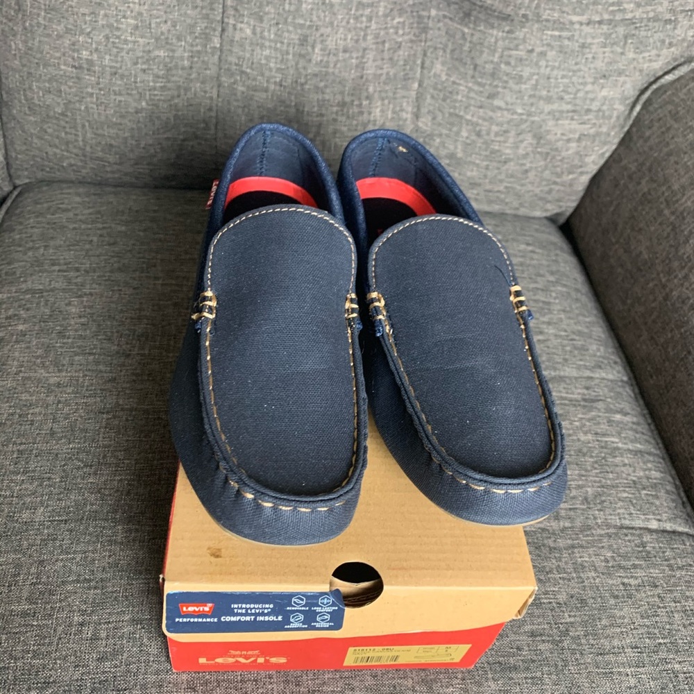 Men Levi’s Royce Canvas  slip on’s